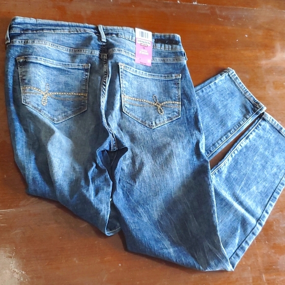 NWT: Levi's Denizen sz13, low-rise jegging, Demin